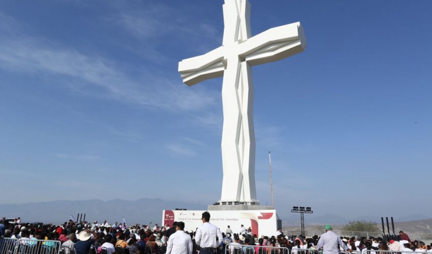 Entrega el gobernador a Tula la cruz más grande de&nbsp;México