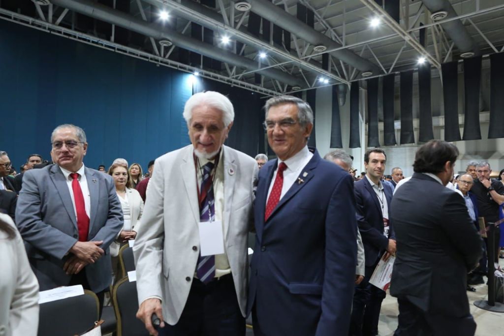 Inaugura Américo Congreso Internacional «Hacia un Sistema de Salud Integral y Humanista en Tamaulipas»