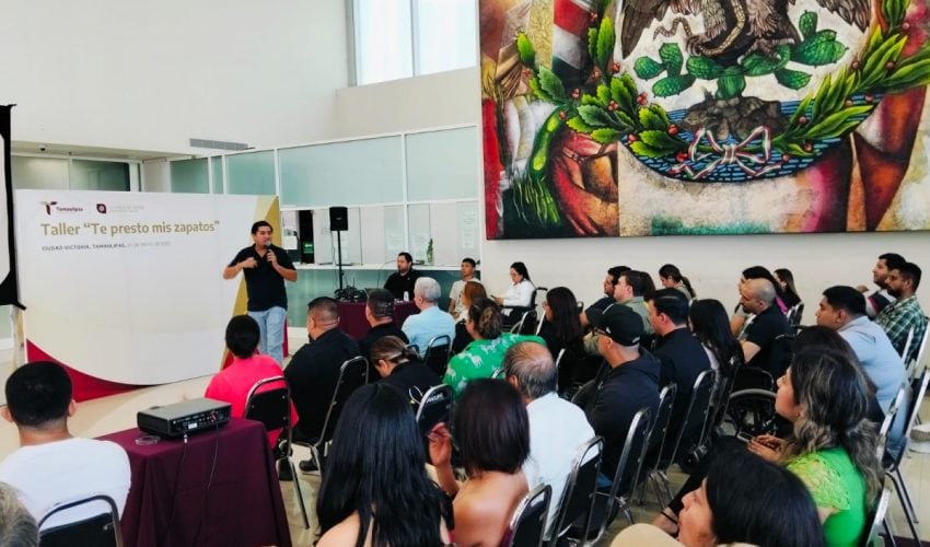 Participa personal de la Secretaría de Obras Públicas en taller “Te presto mis&nbsp;zapatos”